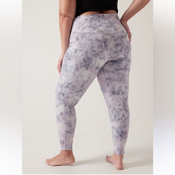 Athleta Hi Rise Salutation Stash Tight Floral Motif Sz XL Gray/White Compression - Picture 1 of 12